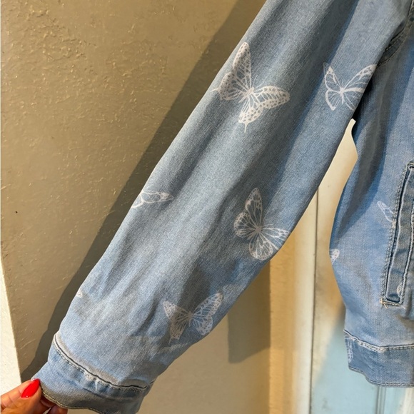 Denim Jacket NWOT With White Butterflies and Long Sleeves - Picture 3 of 12